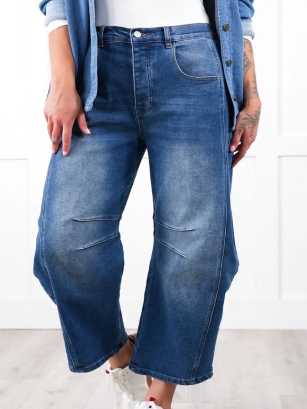 Blue Velvet Non-Distressed Barrel
Jeans New Boutique